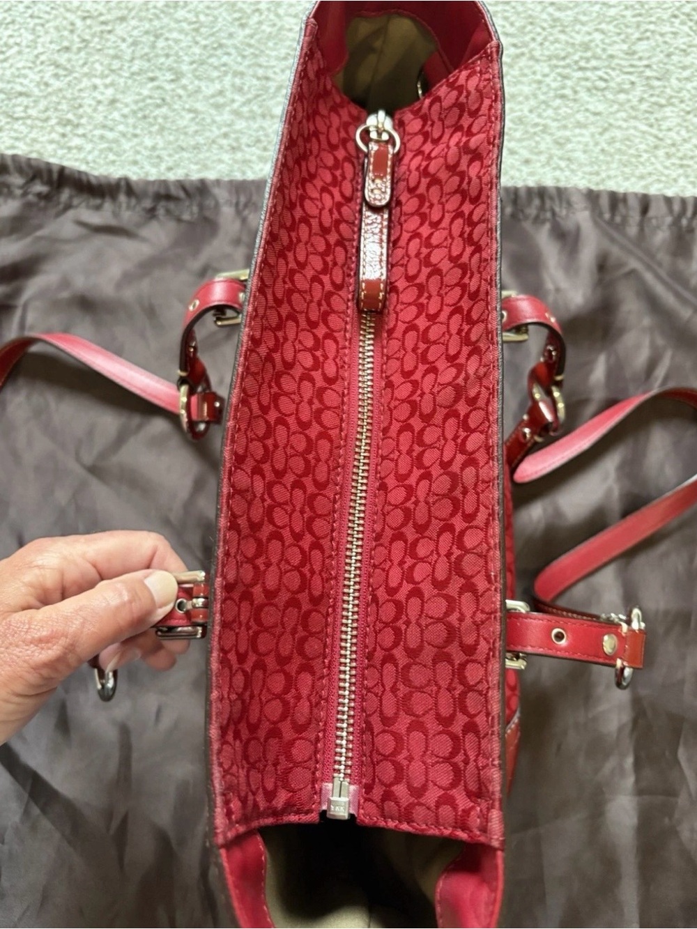 Coach Gallery Y2K Rare Cherry Red Signature Little “c” Monogram Medium Tote Bag - Picture 10 of 12